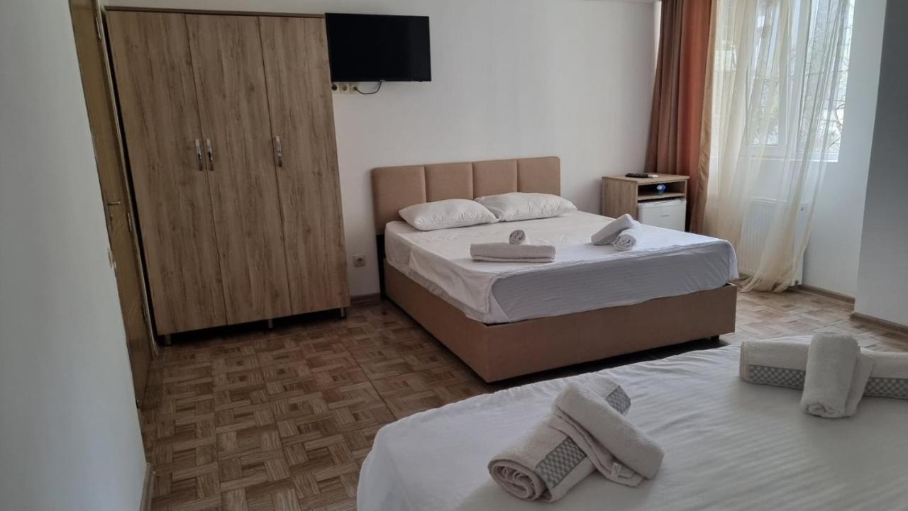 Femi Ji Hotell Batumi Exteriör bild