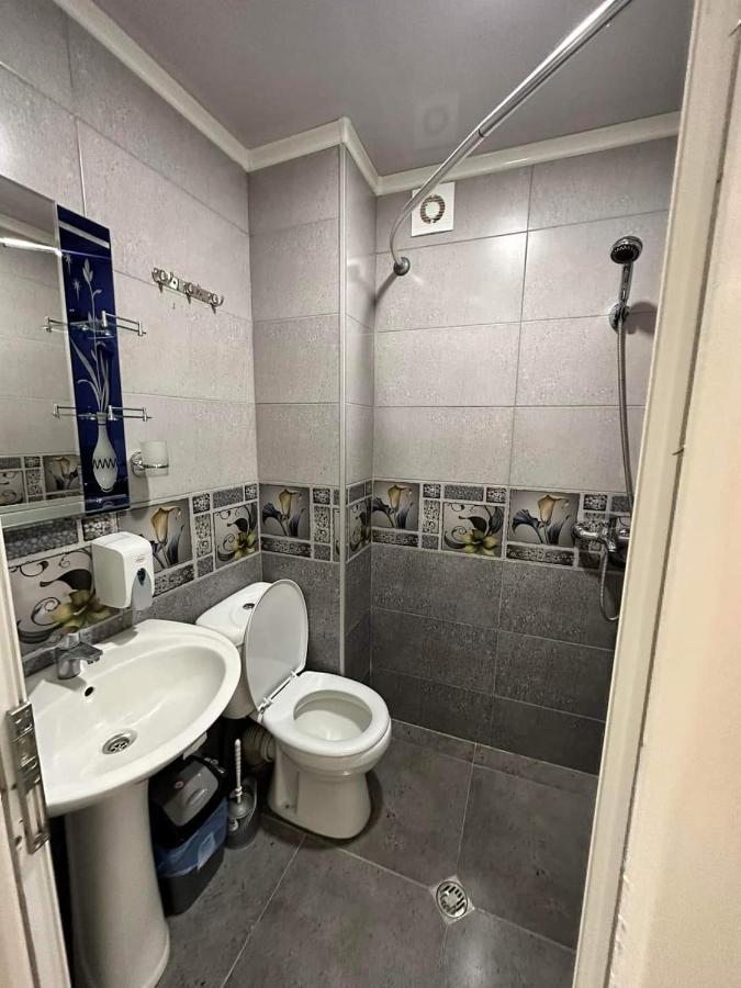 Femi Ji Hotell Batumi Exteriör bild