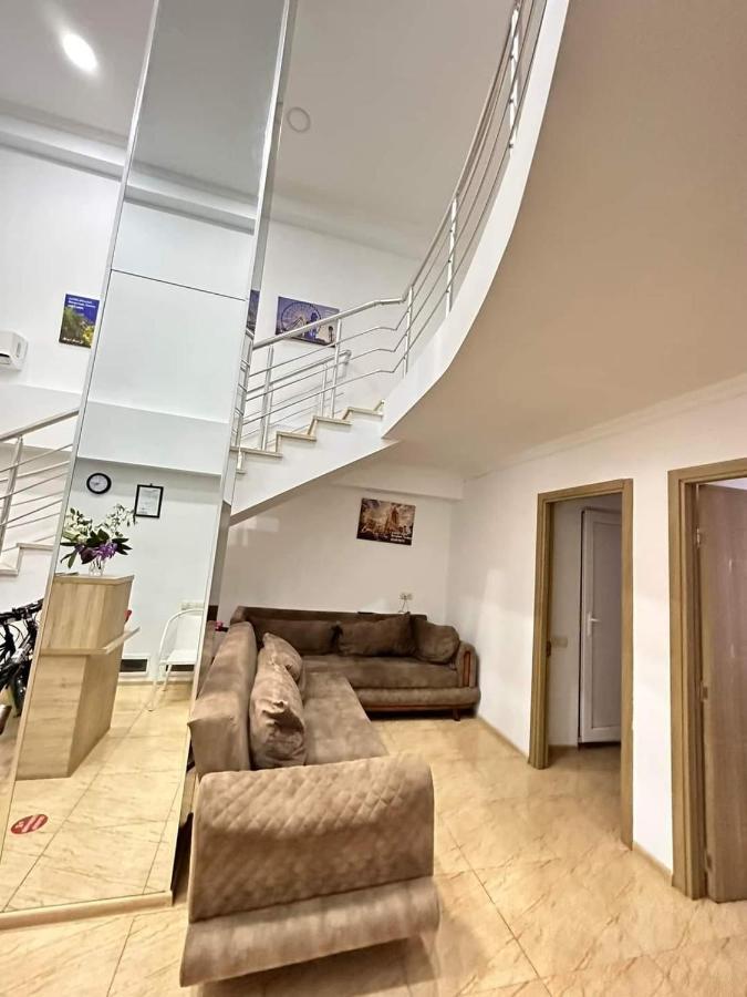 Femi Ji Hotell Batumi Exteriör bild