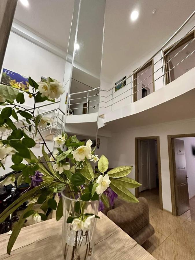 Femi Ji Hotell Batumi Exteriör bild