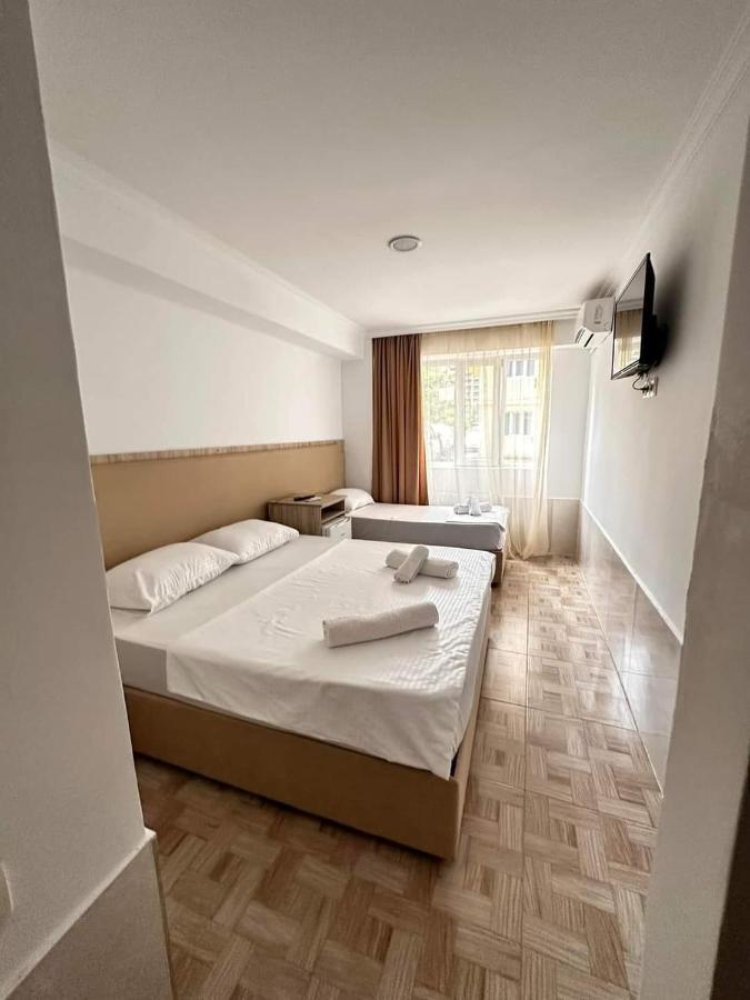 Femi Ji Hotell Batumi Exteriör bild